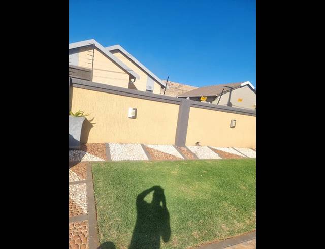 3 BEDROOM HOUSE FOR SALE IN MAHUBE VALLEY